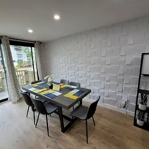 https://contemporary-bliss-newly-renovated-cozy-villa.top-hotels-in-savannah.com